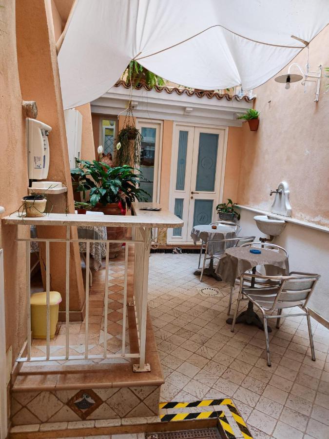 Nari Bed&Breakfast Gaeta Exteriör bild