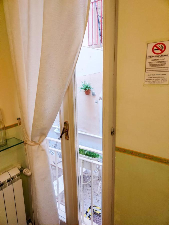 Nari Bed&Breakfast Gaeta Exteriör bild